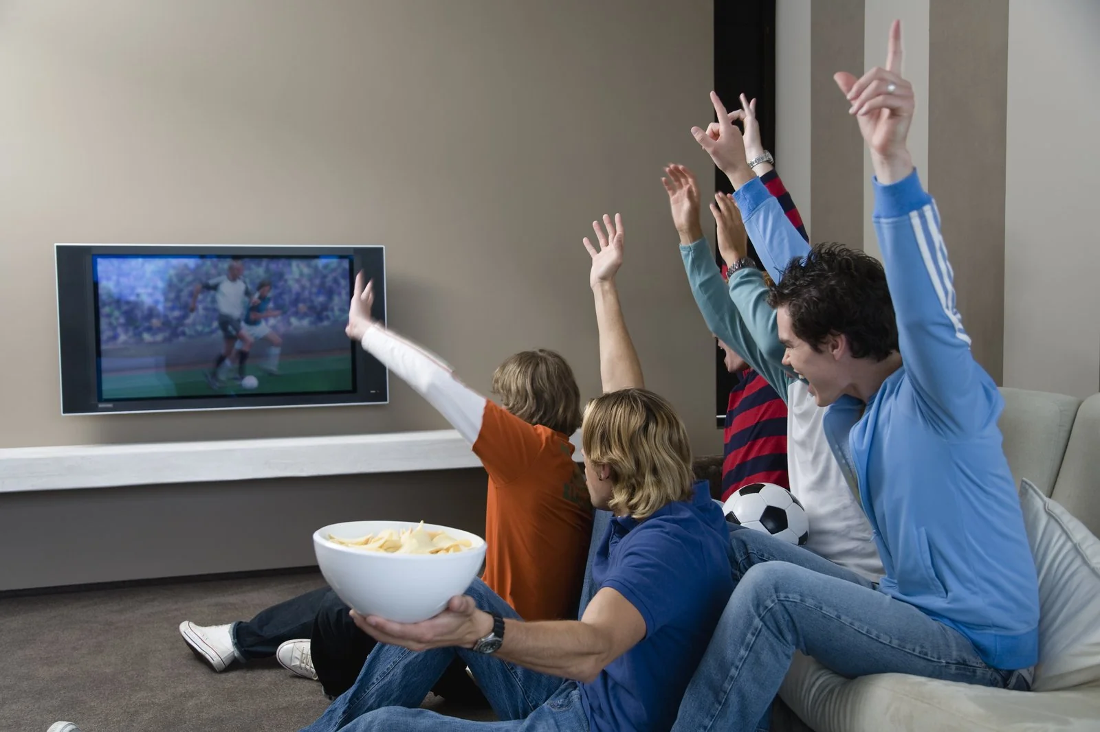 IPTV Anbieter Vergleich Kriterien auf Smart TV